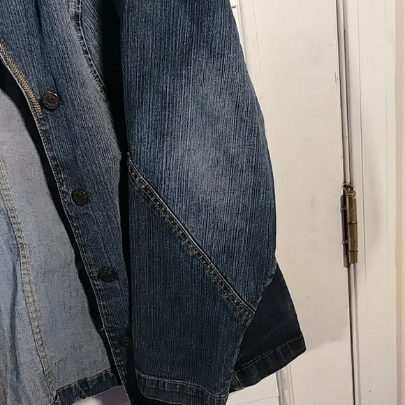 Blue Jean Faded Blazier - Picture 7 of 8